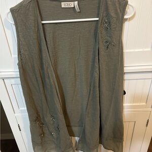 LOGO by Lori Goldstein Sleeveless Layered Top Floral Appliqué